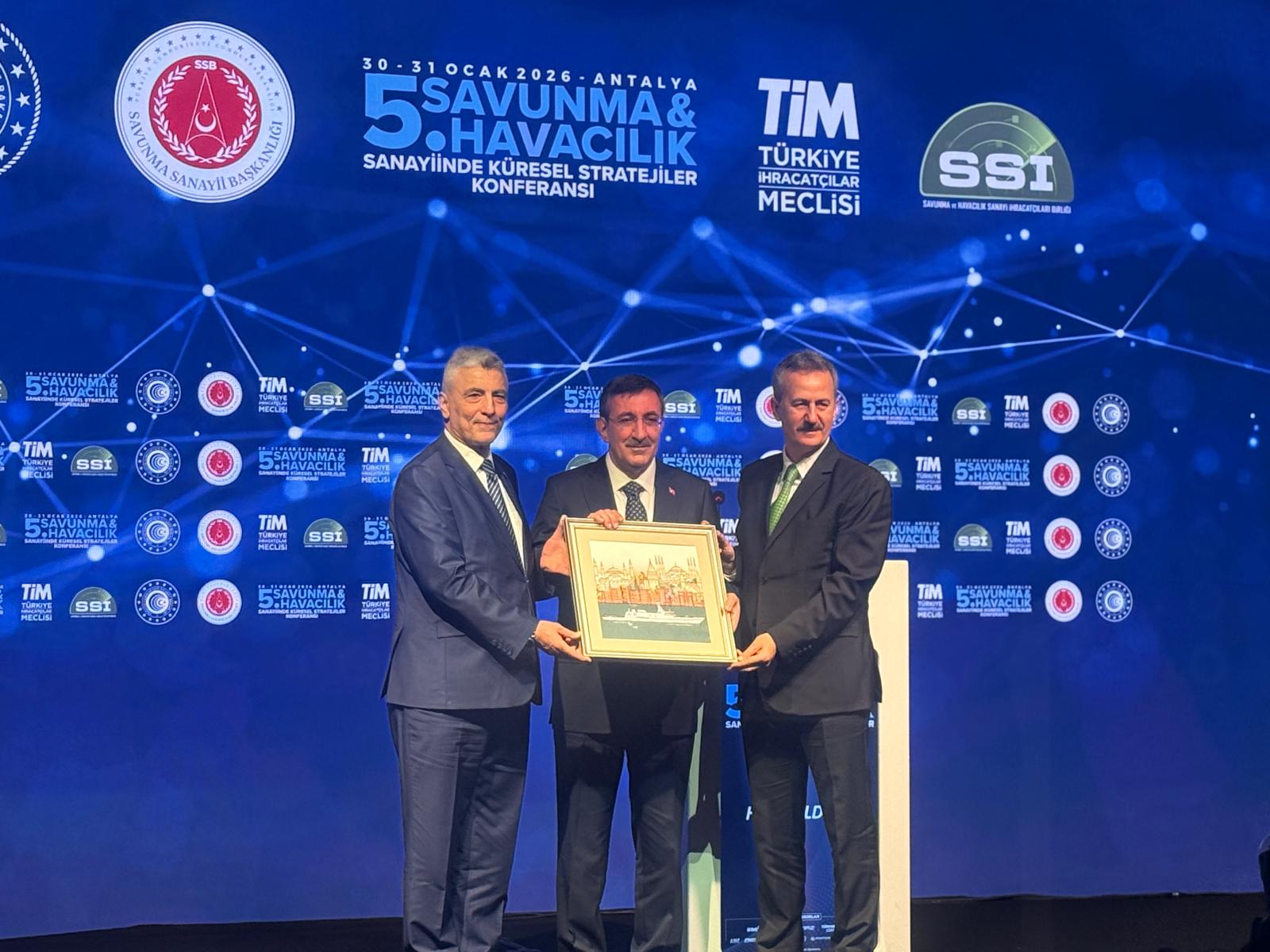 Savunma ve Havacılıkta 2025 İhracat Şampiyonları ödüllerini aldı