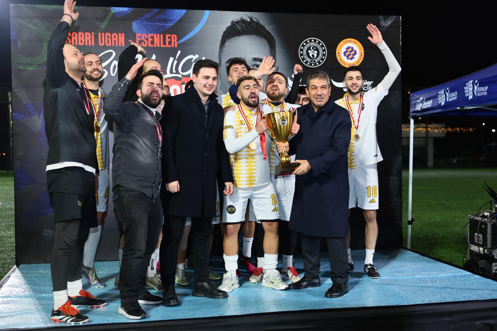 Sabri Ugan Esenler Sokak Ligi’nde şampiyon Esenler Şatto oldu