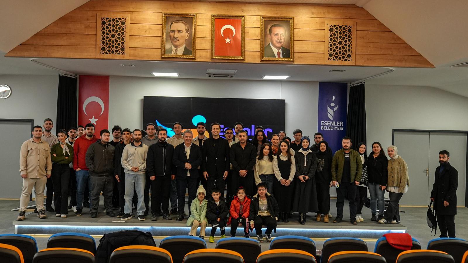 Esenler’de “Spor Spikerliği Söyleşisi” düzenlendi