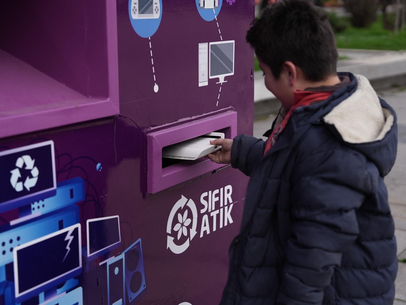 Düzce’de 9 noktaya elektronik atık kumbaraları yerleştirildi