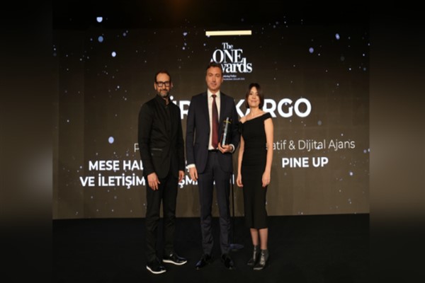 Sürat Kargo, The ONE Awards’ta “Yılın İtibarlısı” seçildi