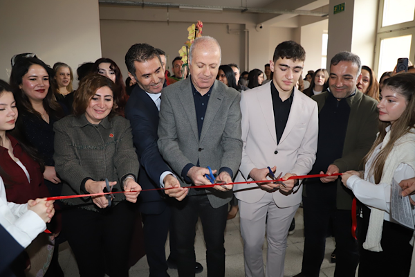 Bursa’da genç tasarımcılardan “Aura” sergisi