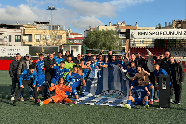 Aliağa Helvacı Spor U-18 Takımı İzmir Şampiyonu oldu