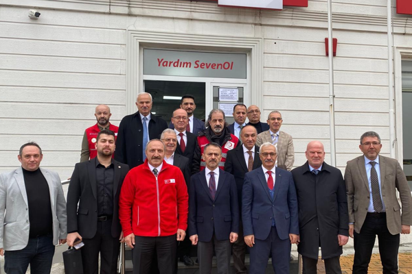 Vali Aktaş’tan Türk Kızılay Gebze Şubesi’ne ziyaret