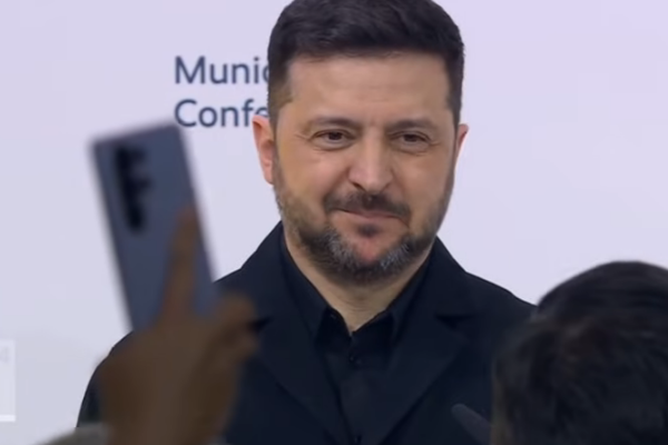 Ukrayna, barış anlaşmasını imzalamak için ABD’den 20 yıllık güvenlik garantisi istiyor