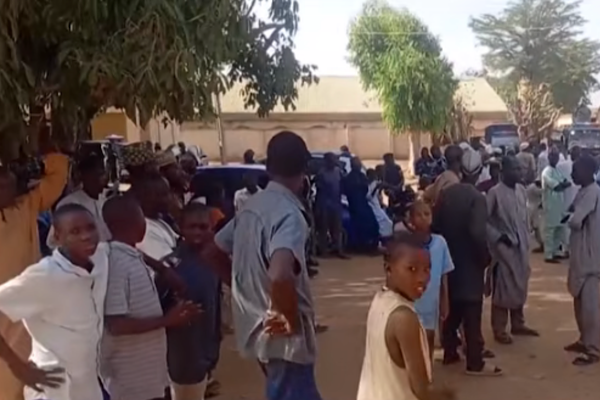 Nijerya: 3 Köye düzenlenen saldırılarda onlarca kişi öldü