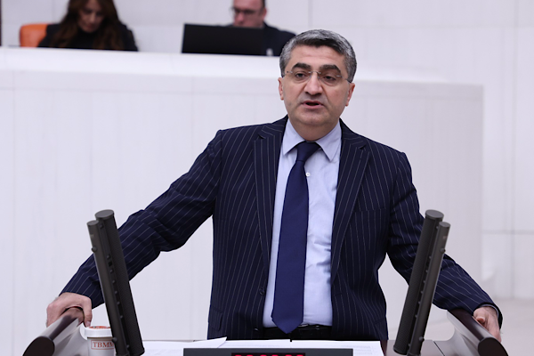 Ekmen: Hocalı’da yaşanan büyük acıyı yıl dönümünde saygıyla anıyoruz