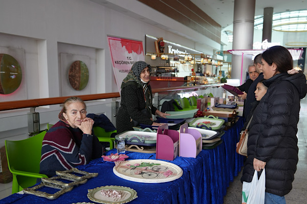 Keçiören’de konukevi sakinleri el sanatları sergisi açtı