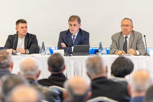 Başkan Tugay: Geleceğimizi kurtarmak için çalışmalıyız