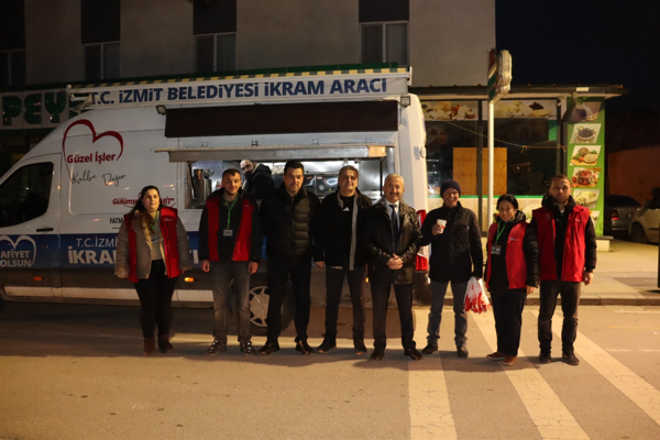 Alikahya’da sabah işe gidenlere ikramda bulunuldu