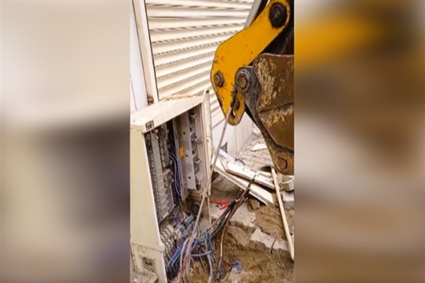 Dicle Elektrik’in yeraltı elektrik şebekesine kaçak elektrik saldırısı