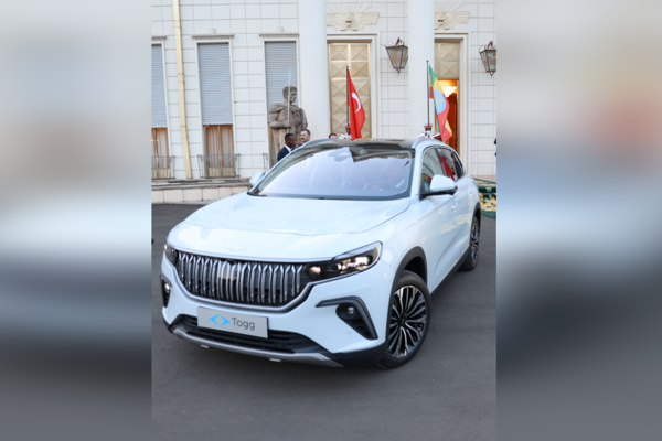 Cumhurbaşkanı Erdoğan, Etiyopya Başbakanı Ali’ye Togg armağan etti