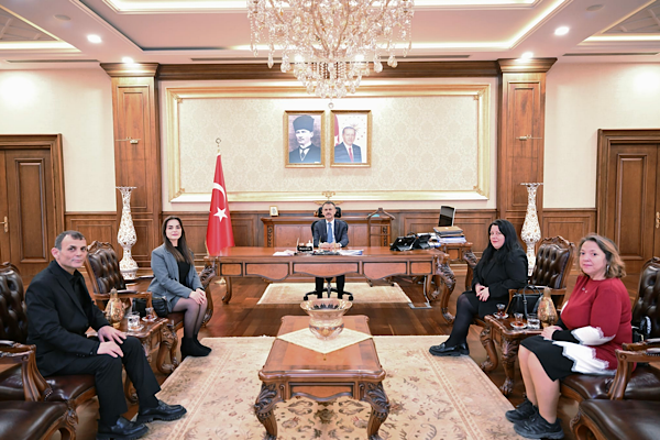 Özel İzmit Akademik Yabancı Dil Kursları’ndan Vali Aktaş’a ziyaret