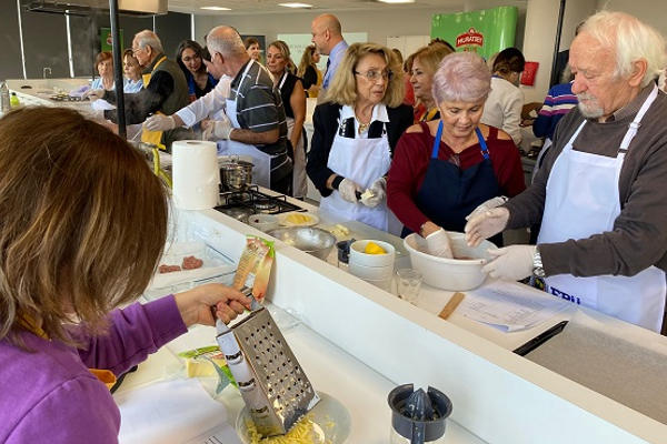 Muratbey destekli İkinci Bahar Akademisi ilk mezunlarını verdi
