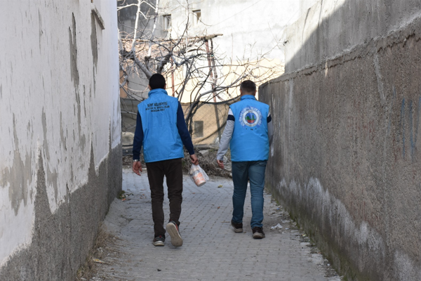 Siirt Belediyesi’nden dar gelirli ailelere sıcak yemek hizmeti
