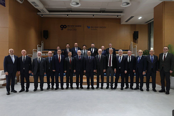 Bakan Kacır, İstanbul’da OSB başkanlarıyla iftar sofrasında buluştu