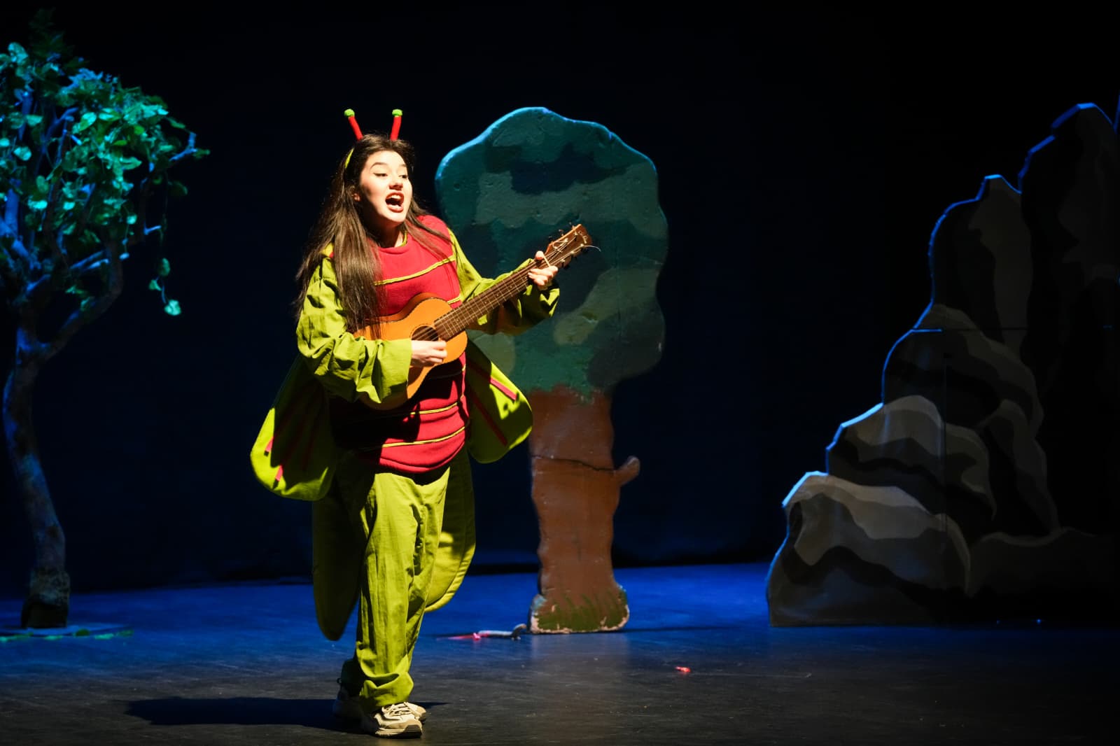 Trabzon’da “Ağustos Böceği ve Karınca” oyunu sahnelendi