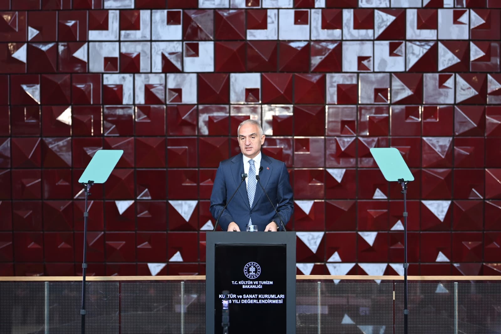 Ersoy: Halkımızın 26 ilde festival heyecanını yaşama şansı olacak