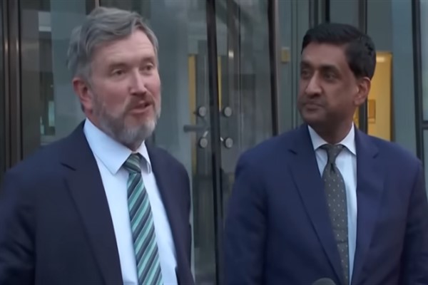 ABD’li vekiller: Epstein dosyalarında en az yarım düzine erkek korunuyor