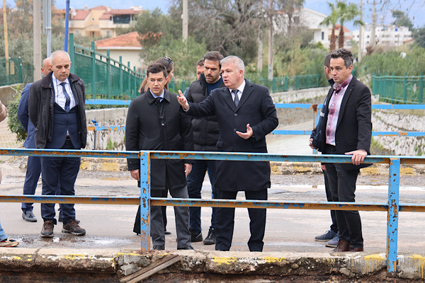 Marmaris Belediyesi şiddetli yağış uyarısı üzerine önlemlerini artırdı