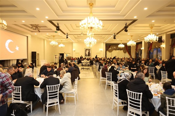 Derince’de şehit aileleri ve gaziler onuruna iftar düzenlendi