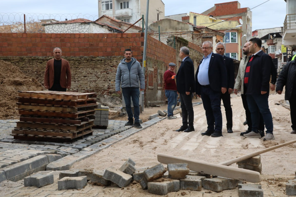 Başkan Ertaş, yol yapım ve onarım çalışmalarını inceledi