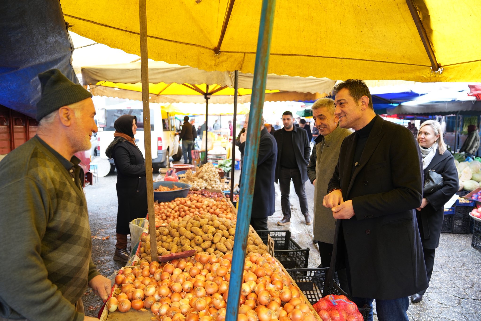 Başkan Köse, pazarcı esnafı ve vatandaşlarla buluştu