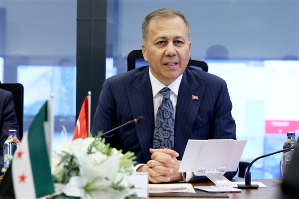 Bakan Yerlikaya’dan şehit asker için taziye mesajı