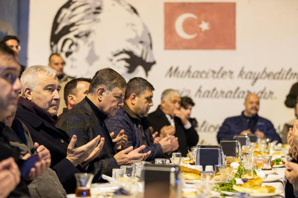 Başkan Tugay, Kemalpaşalılarla sahur sofrasında buluştu