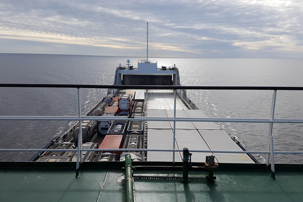 İstanbul Boğazı’nda arızalanan gemi Büyükdere Demir Sahası’na demirletildi