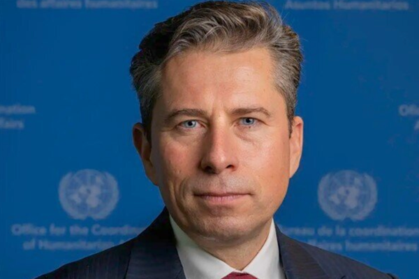 Fletcher, Akobo Hastanesi’ni ziyaret etti