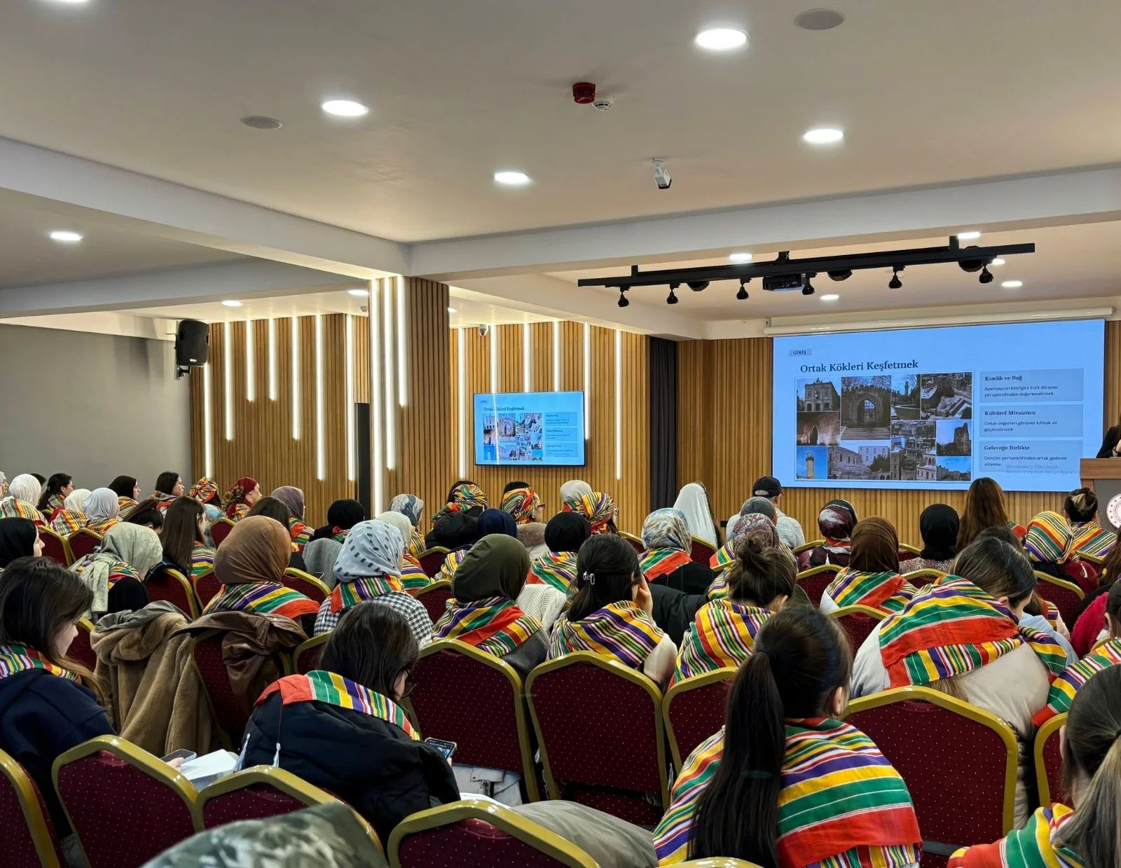 Bursa Kızlar Kampı’nda Türk dünyasının ortak değerleri konuşuldu