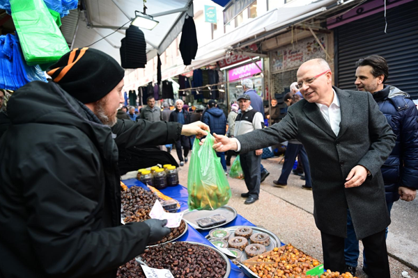 AK Parti Bursa İl Başkanı Gürkan’dan esnaf ziyareti