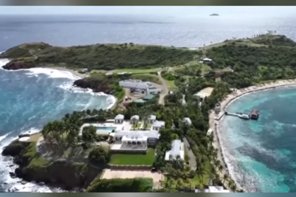 Trump’ın Ticaret Bakanı, Epstein’in adasını ziyaret ettiğini doğruladı