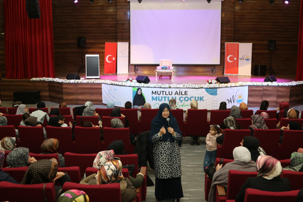 Van’da “Mutlu Aile, Mutlu Çocuk” konferansı gerçekleştirildi