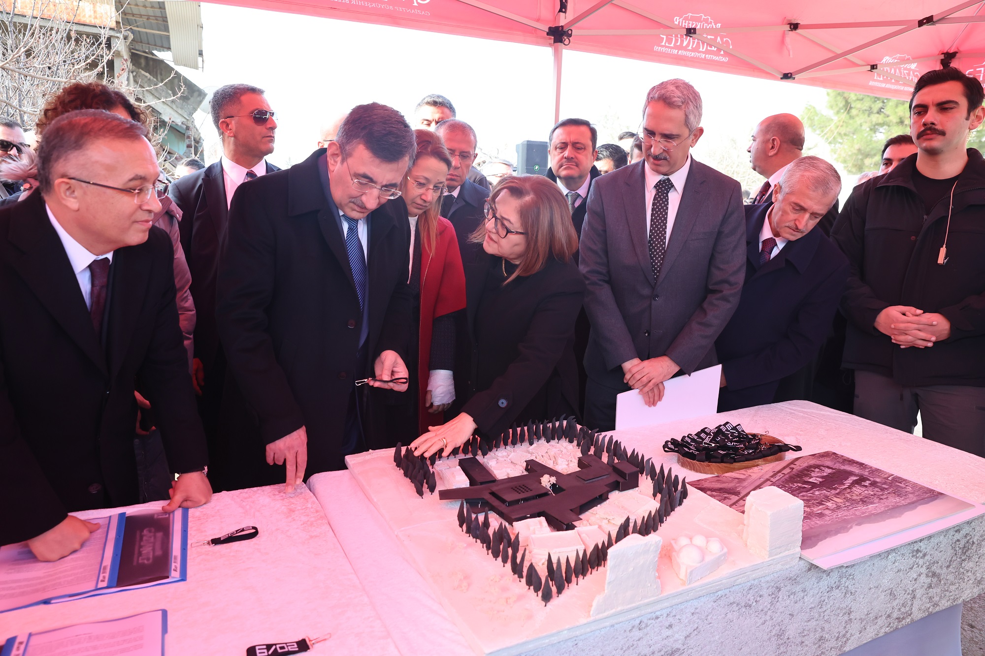 Yılmaz’dan Deprem Anma Müzesi’nin proje alanına ziyaret