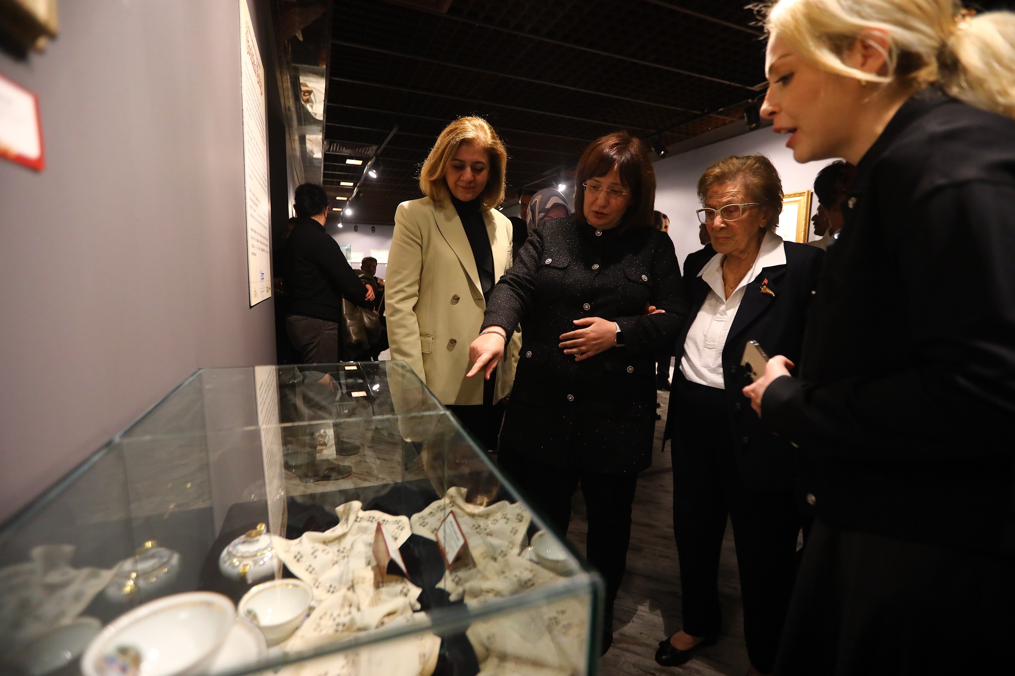 Gaziantep’te “Sandıktan Belleğe: Meral Dai’nin 70 Yıllık Çeyizi” sergisi açıldı