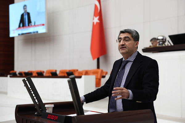 Ekmen: Böyle bir konjonktürde bir ortak raporun yazılmış olması şüphesiz önemlidir