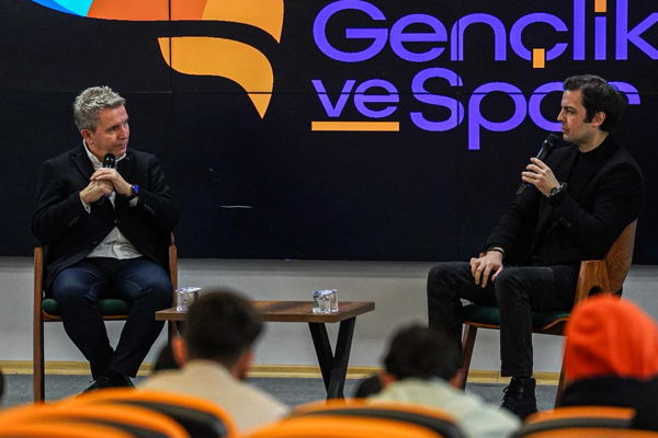 Esenler’de “Spor Spikerliği Söyleşisi” düzenlendi