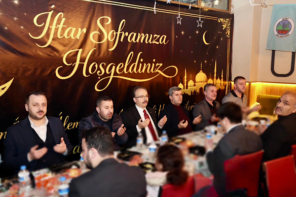 Siirt’te Millet Bahçesi’nde Ramazan iftarı