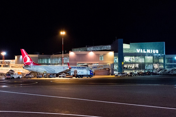 Vilnius Havalimanı, kaçakçı hava balonları nedeniyle kapatıldı