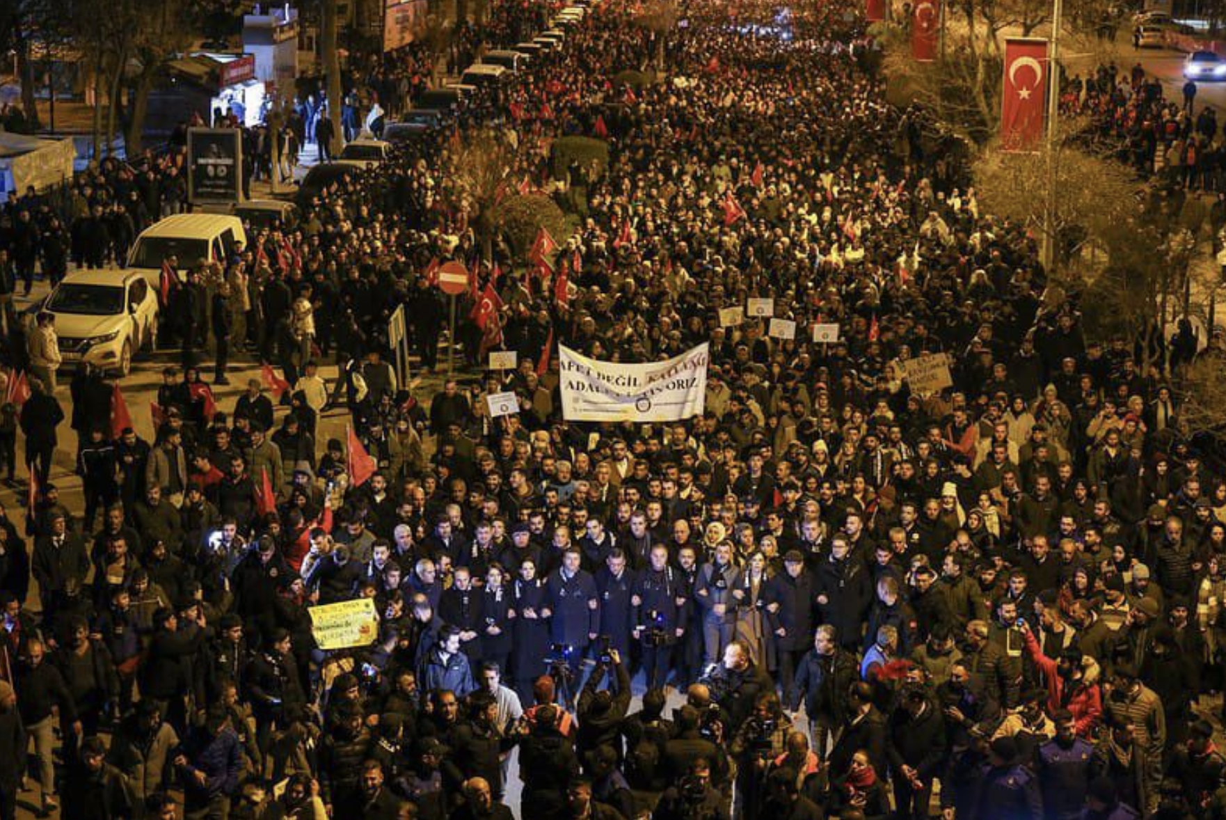 İBB Başkanvekili Nuri Aslan, 6 Şubat depremlerinin yıl dönümünde deprem bölgesindeydi
