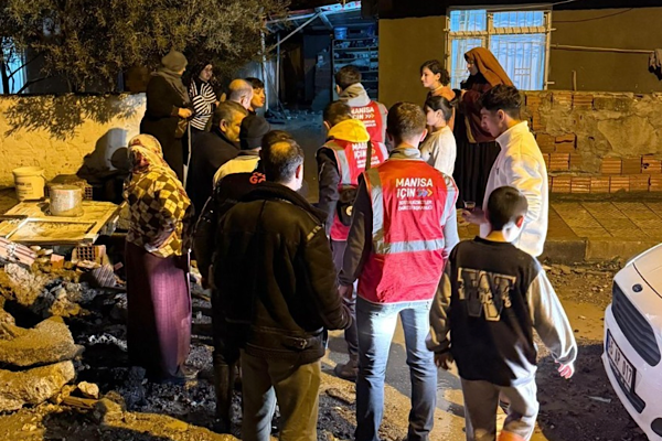 Manisa’da sel mağdurlarına 705 bin lira nakdi destek ve arı kovanı yardımı