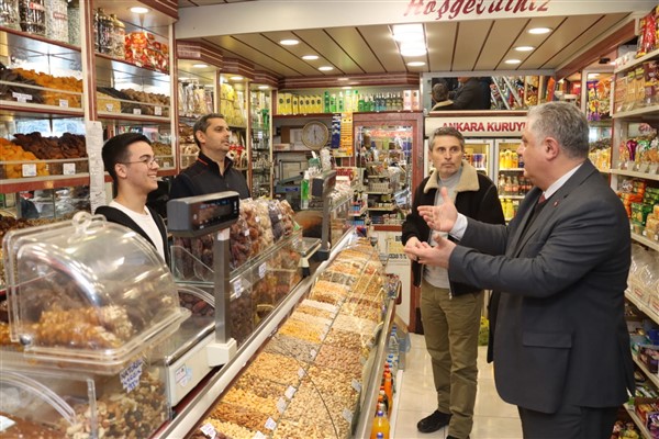 Başkan Gürel, iftar öncesi esnaf ziyaretinde bulundu