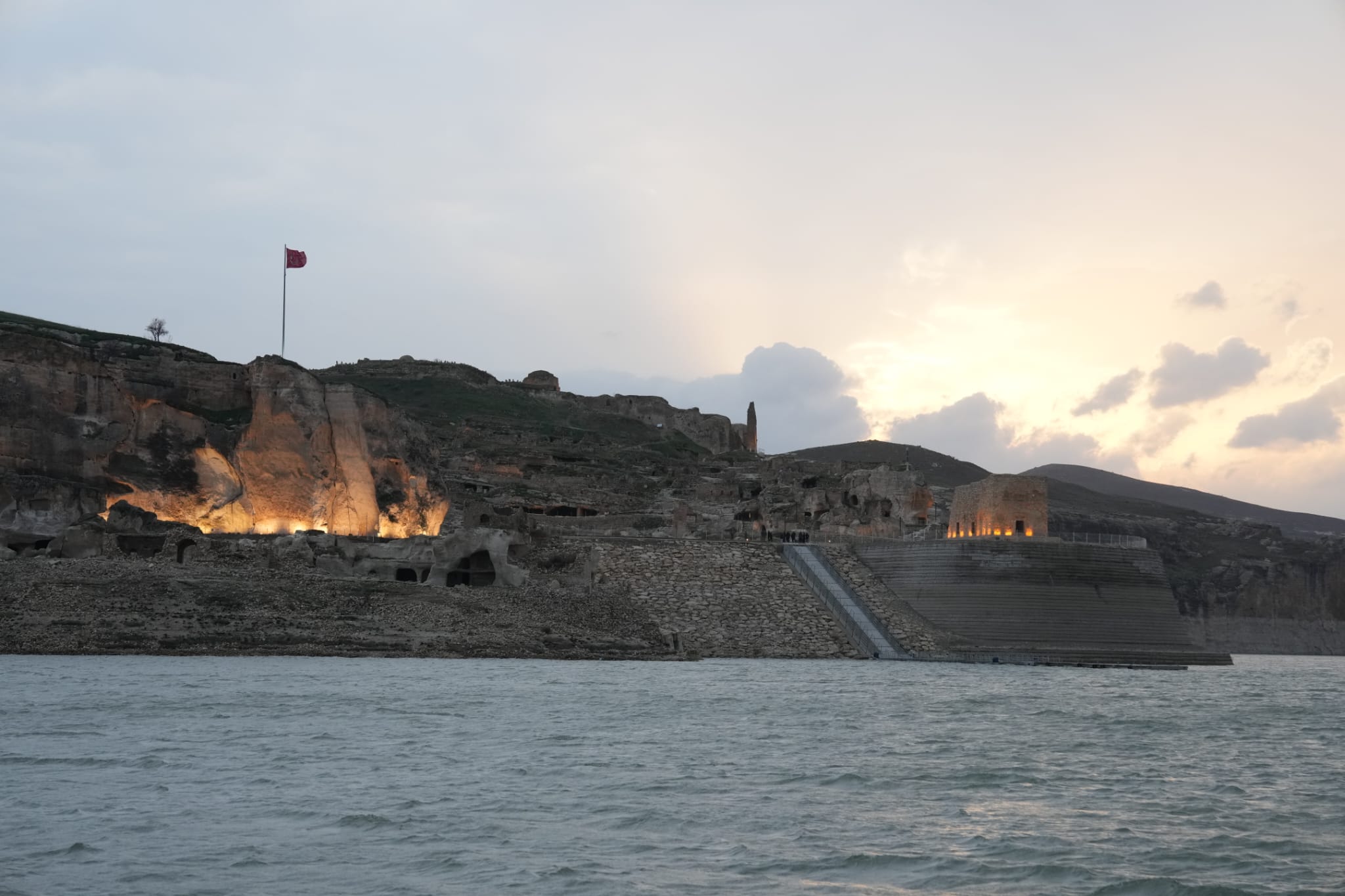 Bakan Ersoy, Hasankeyf ve Sason’da sahaya indi