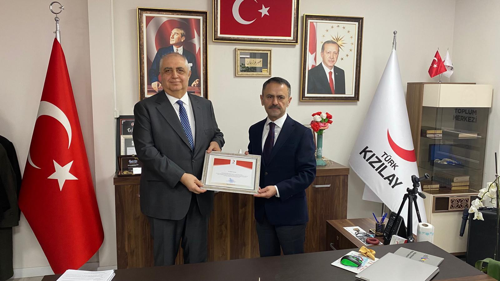 Vali Aktaş’tan Türk Kızılay Gebze Şubesi’ne ziyaret