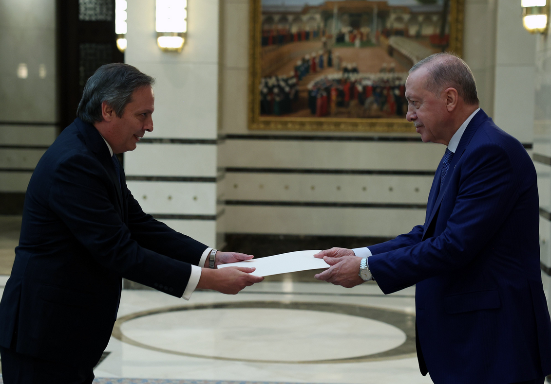 Cumhurbaşkanı Erdoğan’a iki büyükelçiden güven mektubu