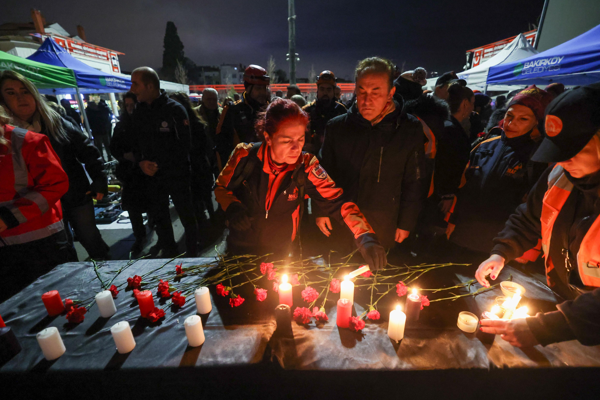 Bakırköy’de depremlerde hayatını kaybedenler anıldı