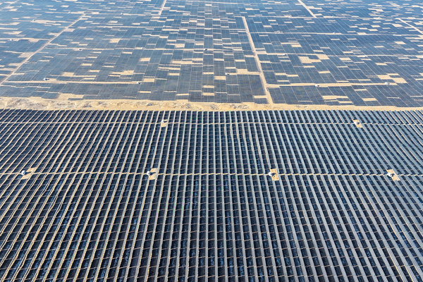 Çin’in güneş enerjisi kurulu elektrik üretim kapasitesi, 2025’te artışını korudu