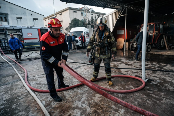 Bornova’da fabrika yangını